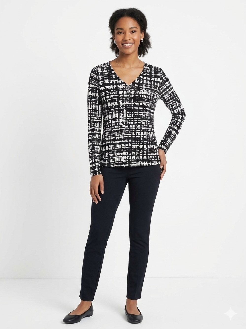 Tahari NWOT Long Sleeve V-Neck Top Stretchy Comfy Pull Over
